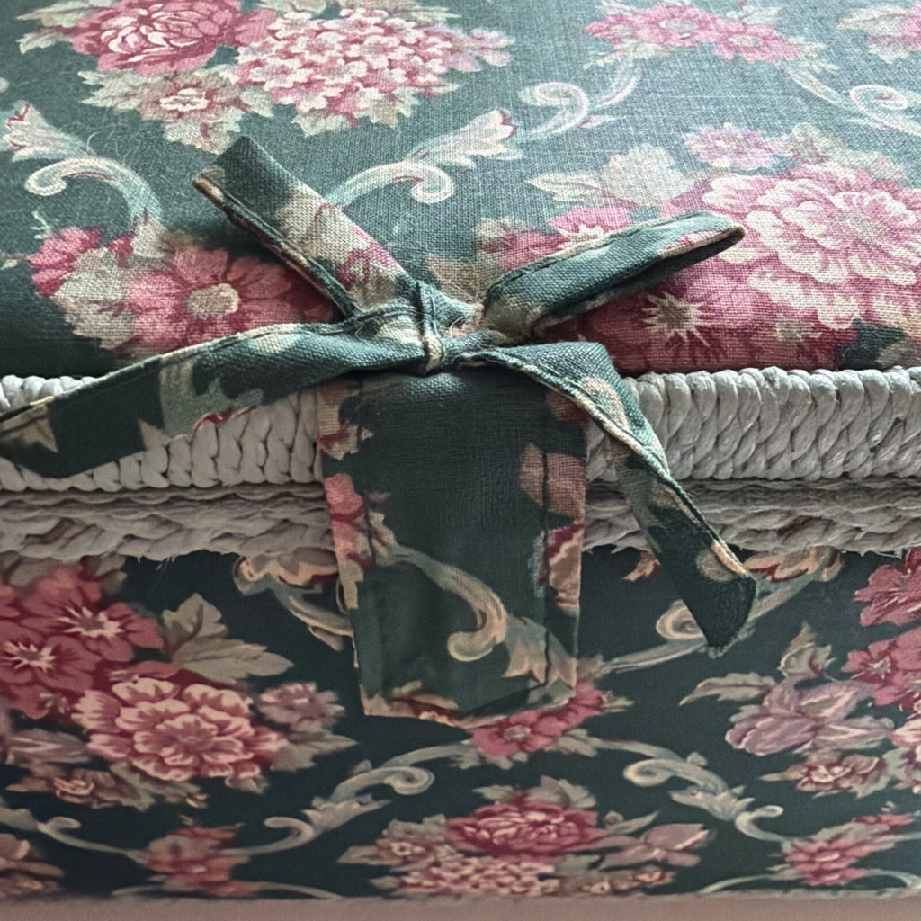 Sewing Basket  Tapestry & wicker Azar Ind - comes with misc sewing items VTG￼