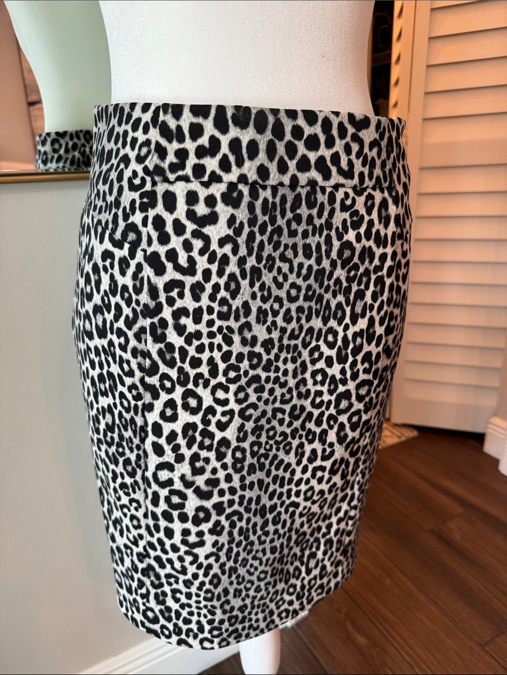 Michael Kors SZ S Leopard Print Pencil Skirt - Black & White NWT