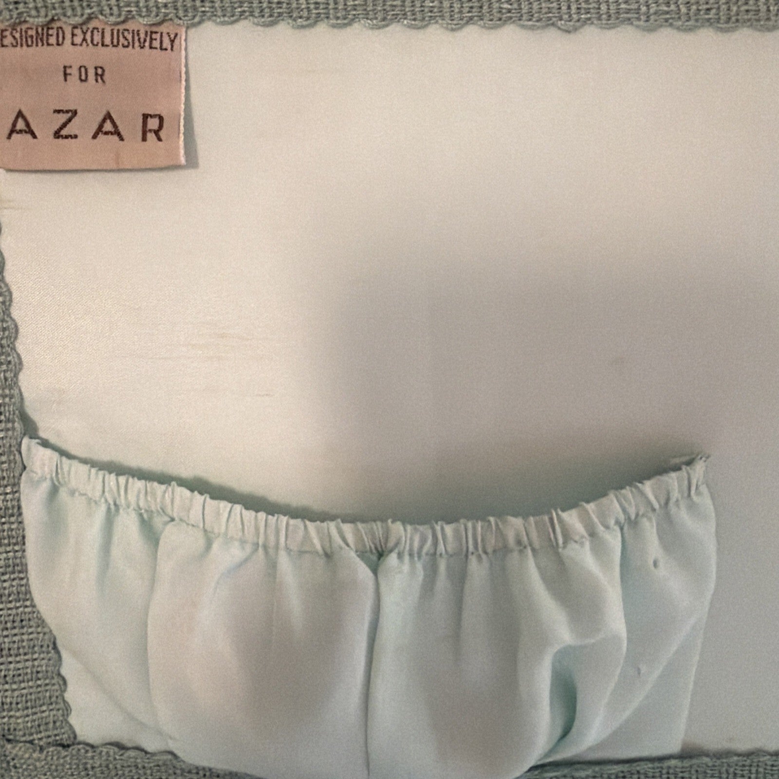 Sewing Basket  Tapestry & wicker Azar Ind - comes with misc sewing items VTG￼