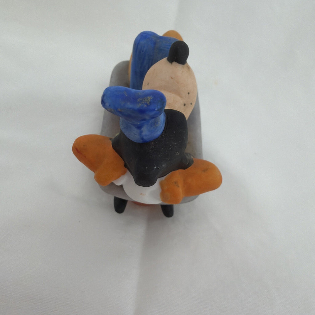 GOOFY in a Wheelbarrow Walt Disney Production  figurine VTG