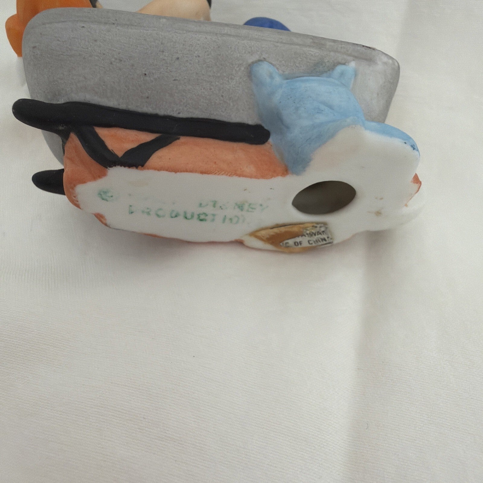 GOOFY in a Wheelbarrow Walt Disney Production  figurine VTG