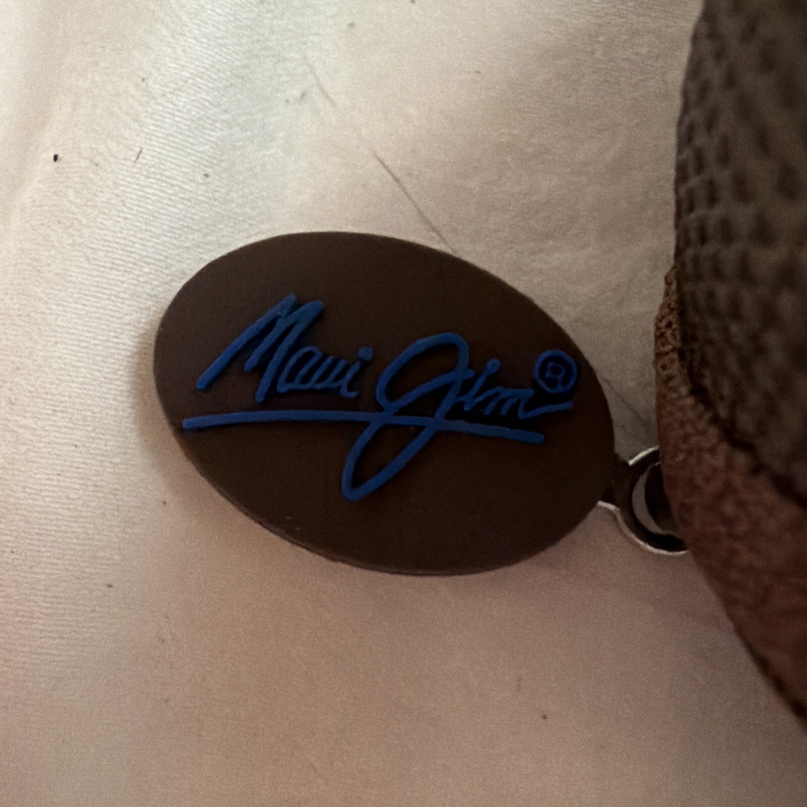 Maui Jim Hard Slim Clamshell Zippered Sunglasses Case w/ Belt Clip & cloth