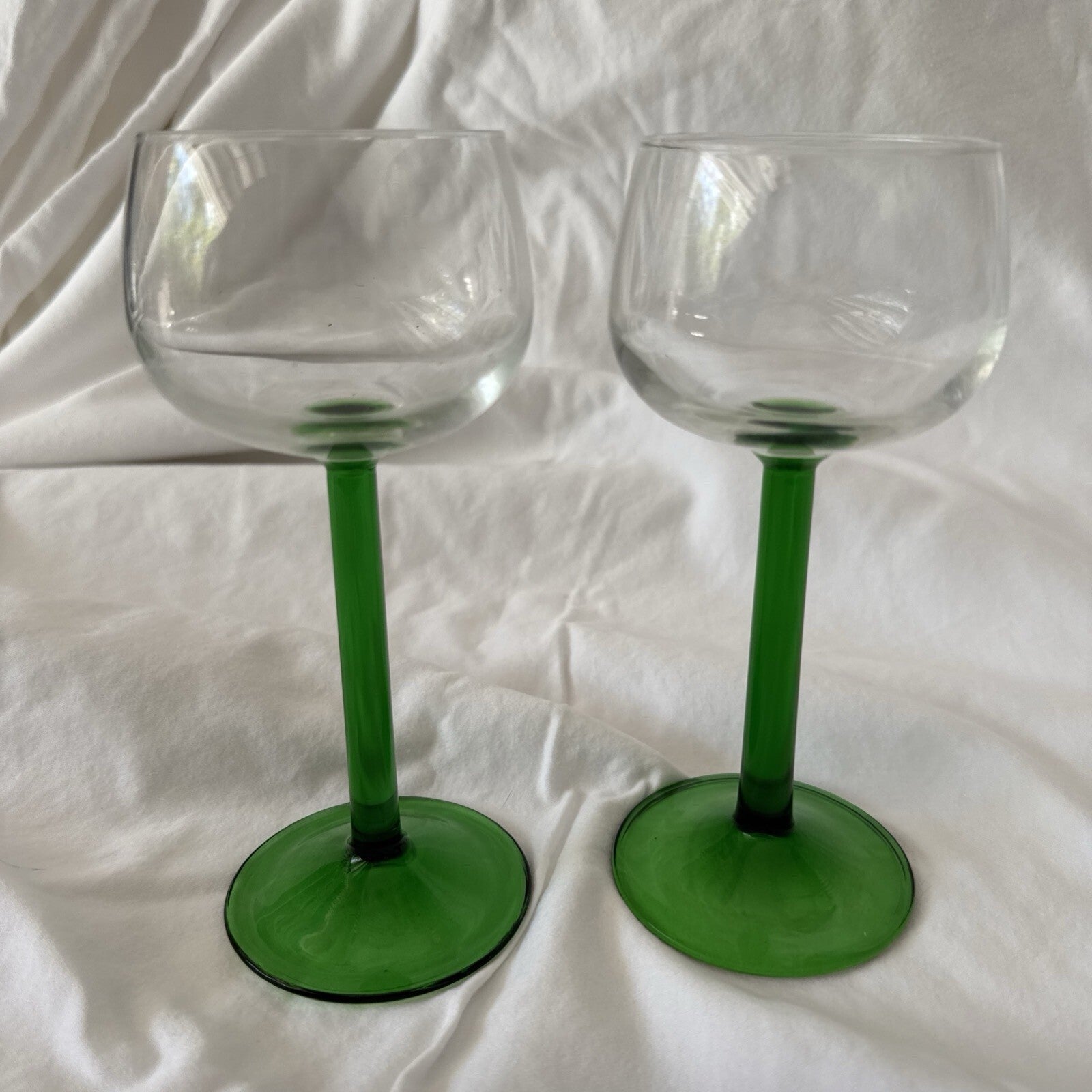 Cristal D'Arques Durand Emerald Green Stem 7" Wine Glass France 1996 - Set of 2