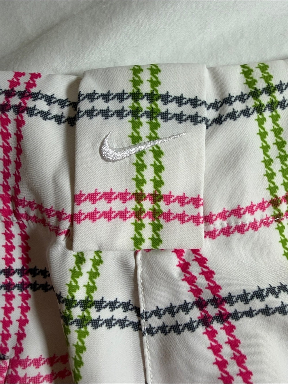 Nike Golf Fit Dry Plaid Bermudas with Pink, Green & Black Checks SZ 2