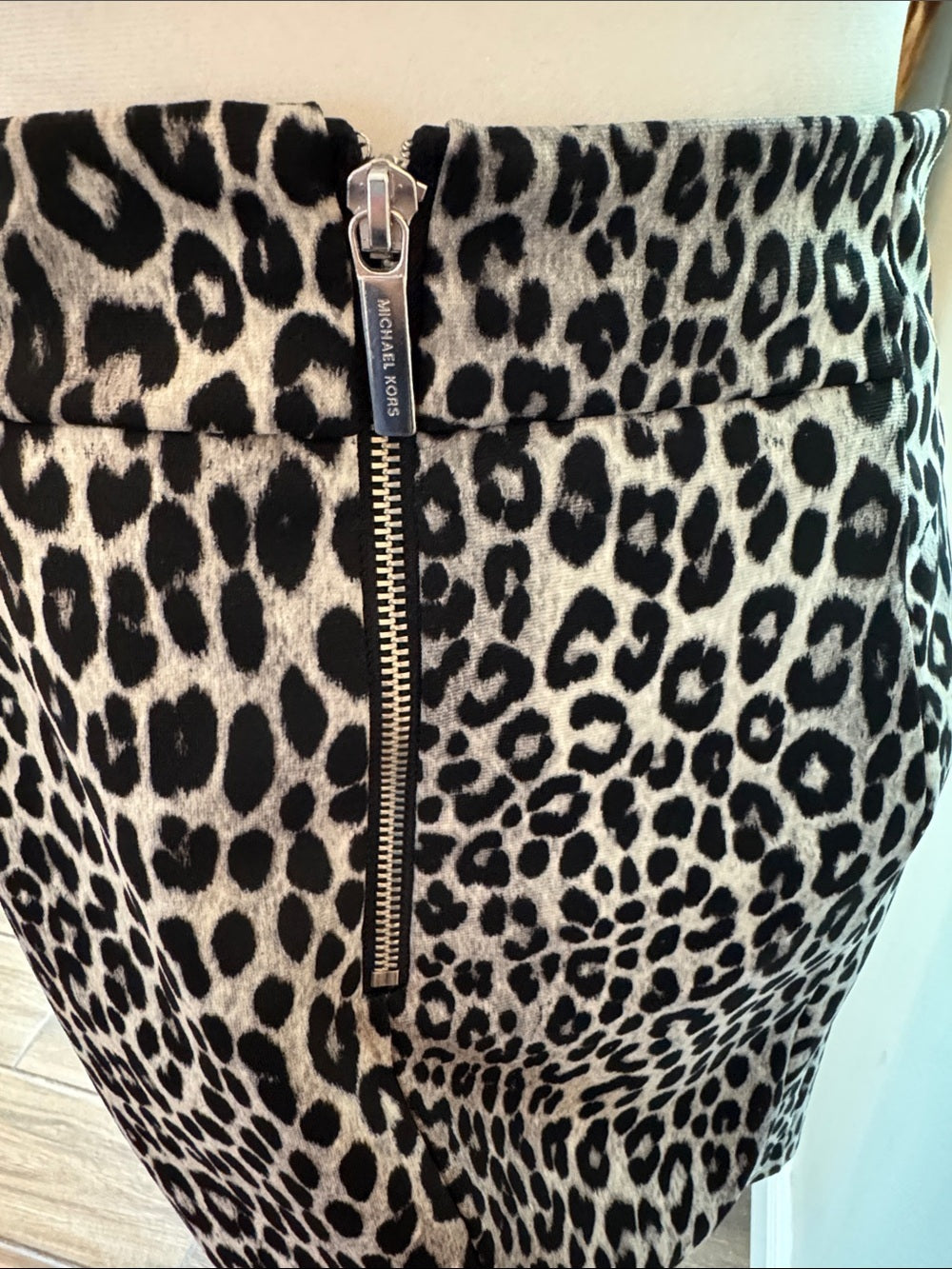 Michael Kors SZ S Leopard Print Pencil Skirt - Black & White NWT