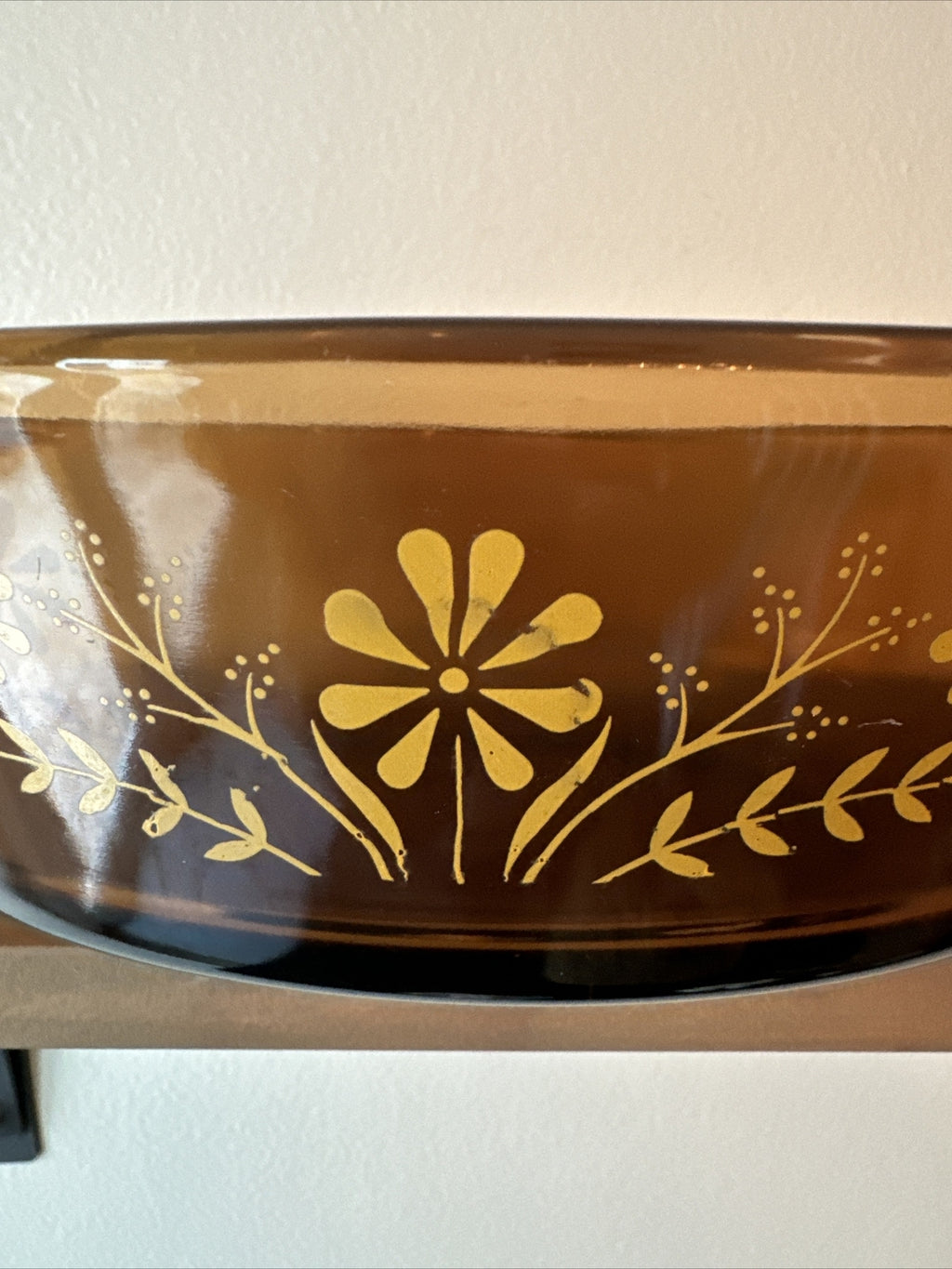 Vintage GLASBAKE Glass 8.5" Casserole Casserole Dish Yellow Daisy Brown Amber