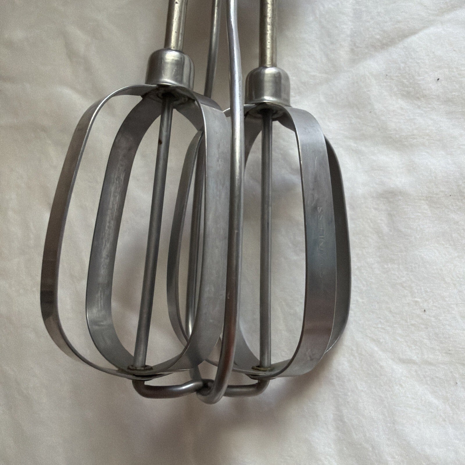 Turner Seymour Hand Mixer Beater Pink Offset Handle Torrington CT - Vintage