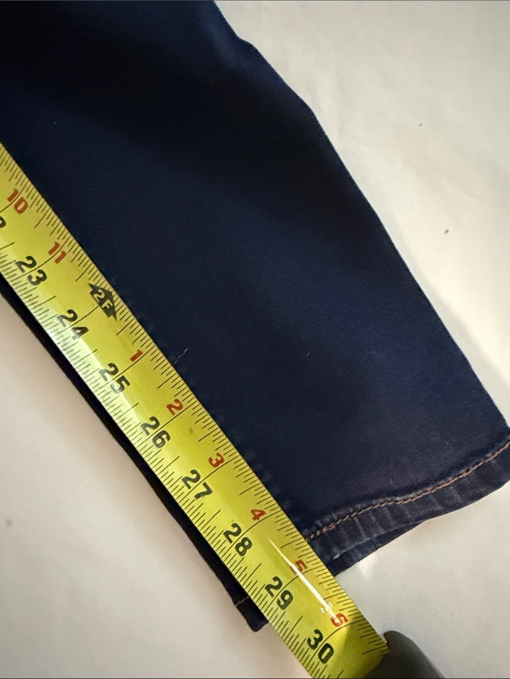 White House Black Market 4Reg Dark Blue Women's Distressed Stretch skinny Jeans