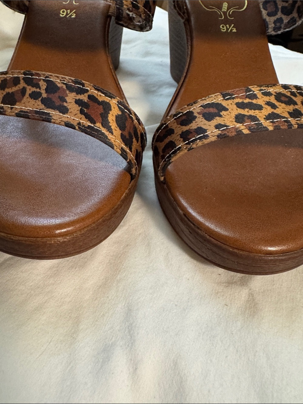 Italian Shoemakers made in Italy Brown Leopard-Print Slip-On Mules size 9 1/2